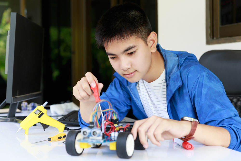 5 Ways STEM Majors Can Stand Out In College Admissions