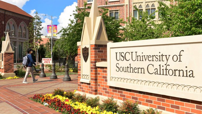 University of Southern California sign