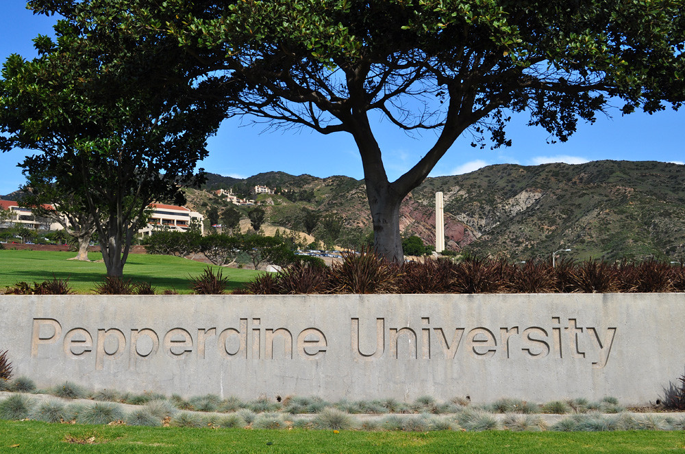 Image of the Pepperdine University sign