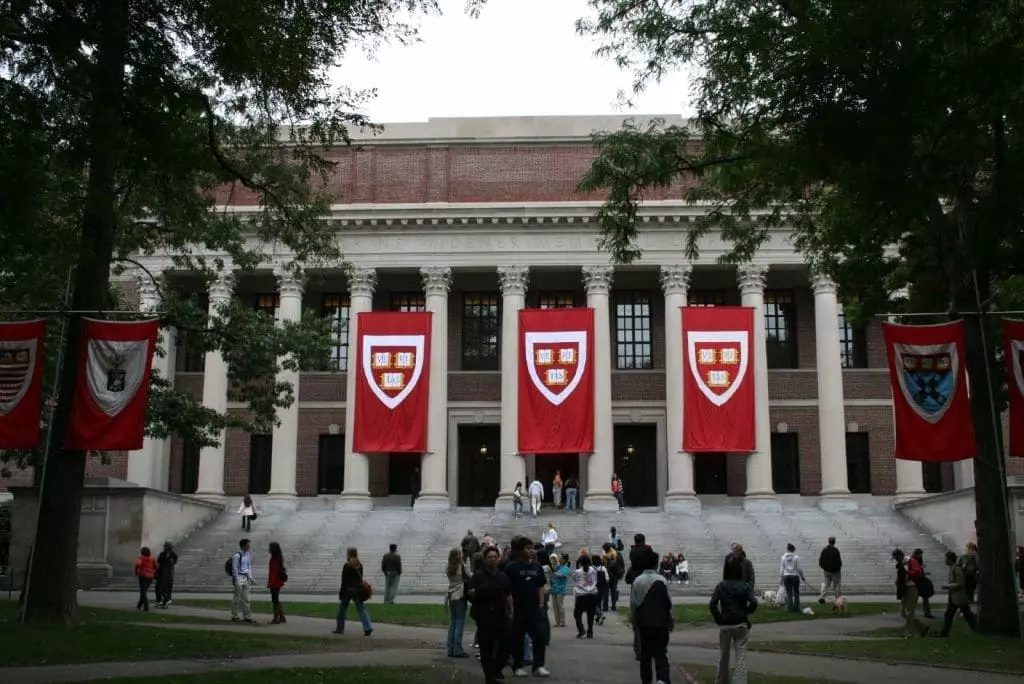 125 Famous &amp; Notable Harvard Alumni