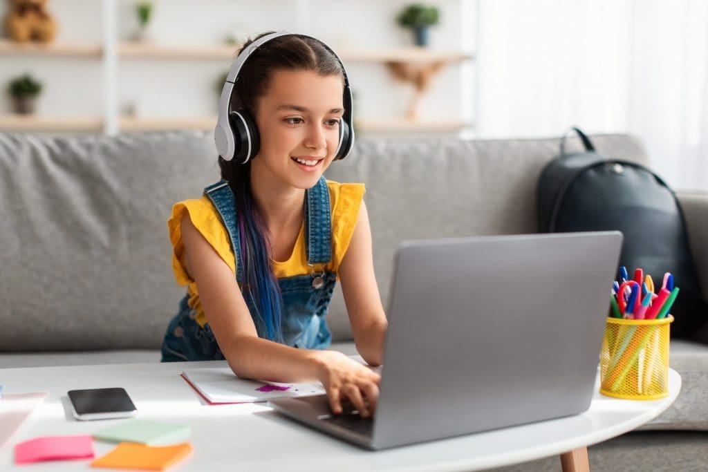 student learning online