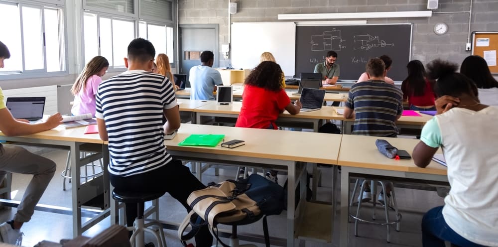 highschoolers working in class
