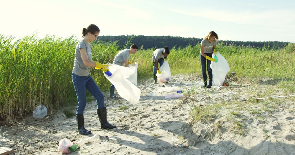 how volunteering strengthens your college application